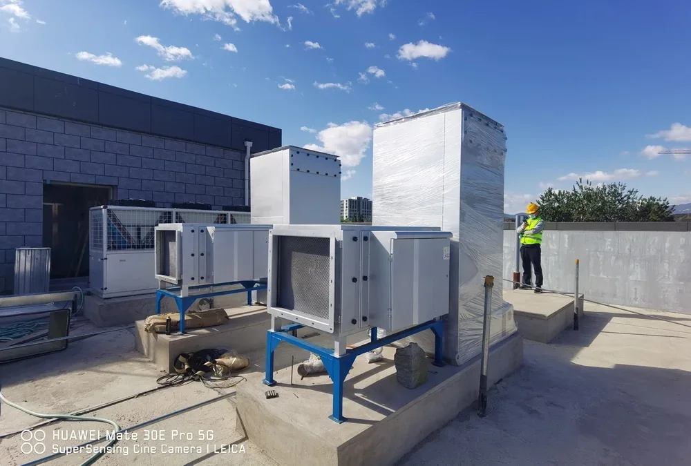 Air purification system for pharmaceutical quality control lab